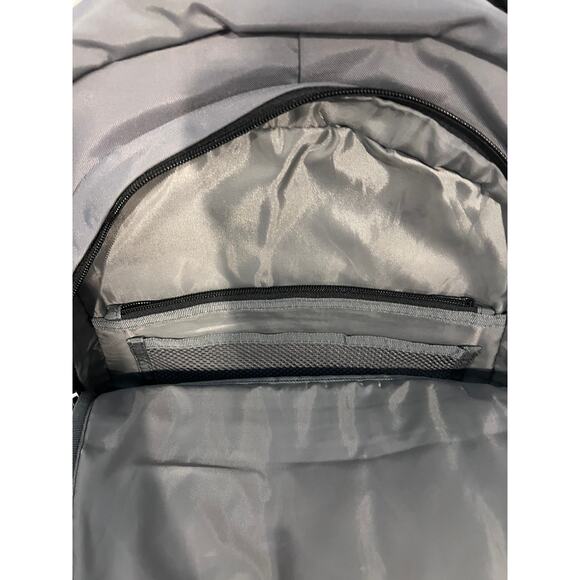 The North Face Never Stop Exploring Gray Black Backpack - Picture 4 of 6